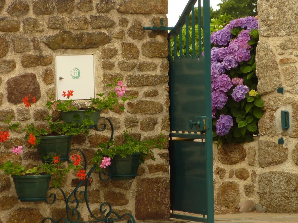 Chambres D'Hotes Les Sageais Baguer-Morvan Rum bild
