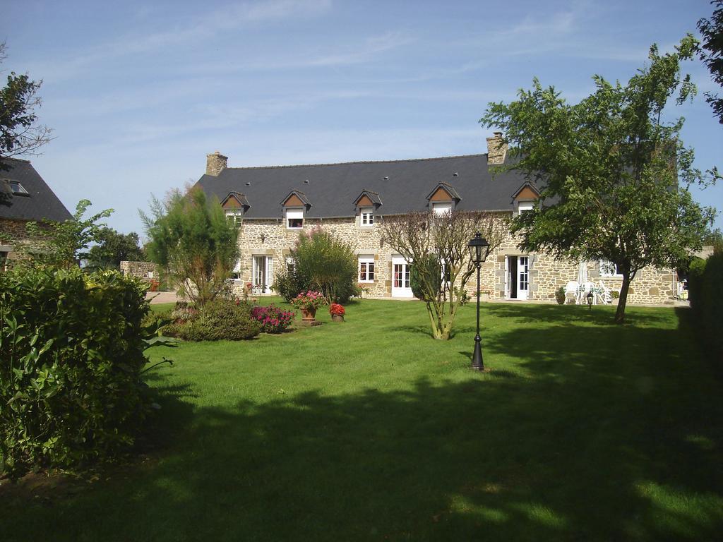 Chambres D'Hotes Les Sageais Baguer-Morvan Rum bild