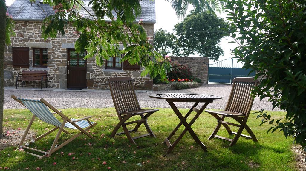 Chambres D'Hotes Les Sageais Baguer-Morvan Exteriör bild
