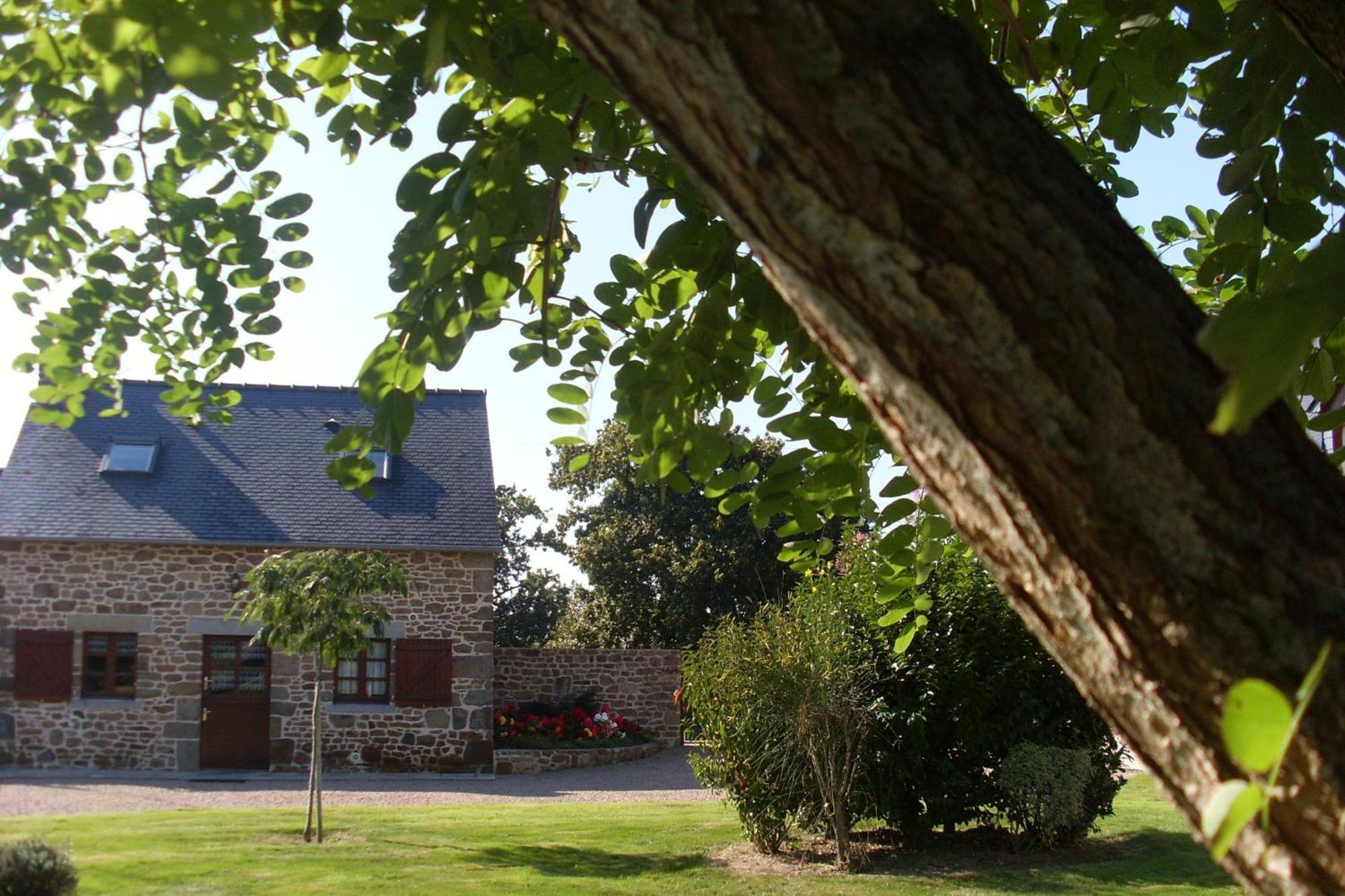 Chambres D'Hotes Les Sageais Baguer-Morvan Exteriör bild