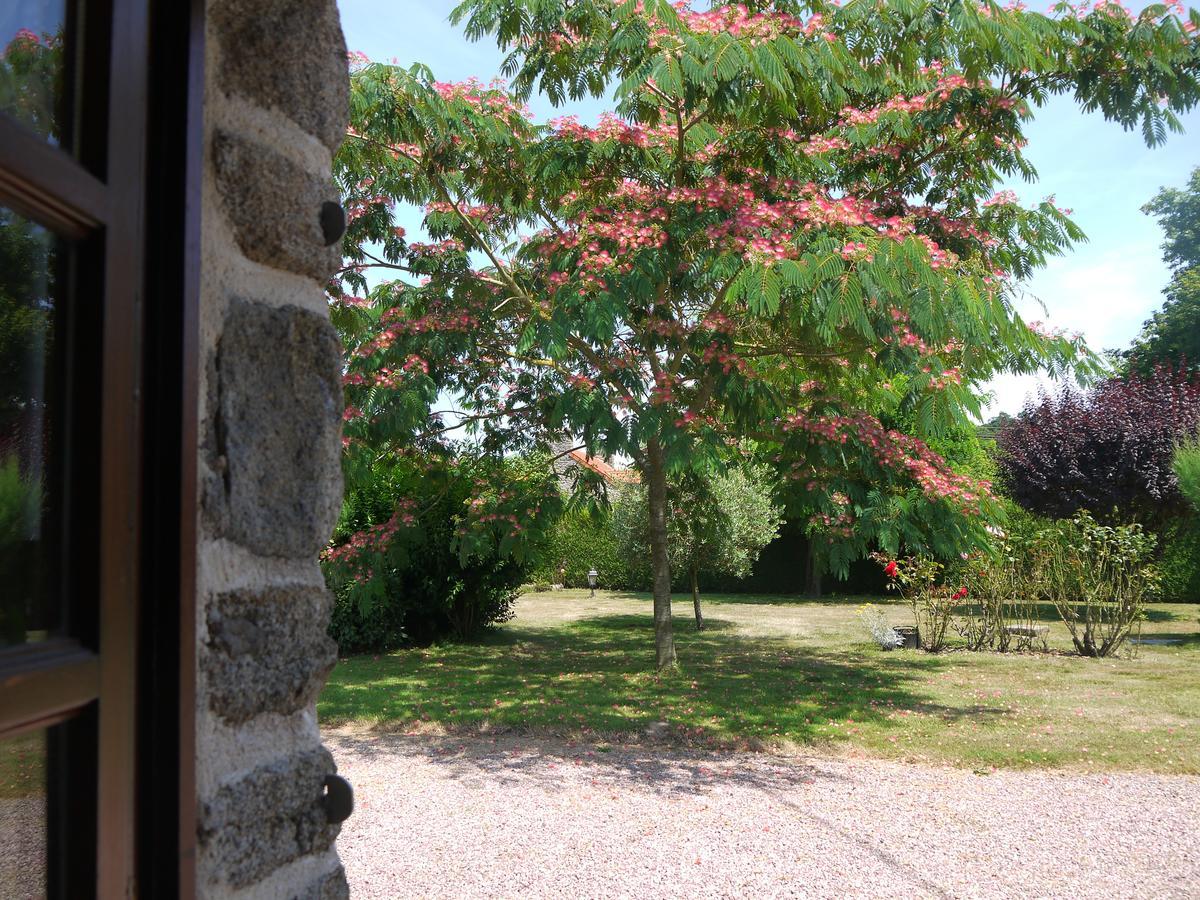 Chambres D'Hotes Les Sageais Baguer-Morvan Exteriör bild